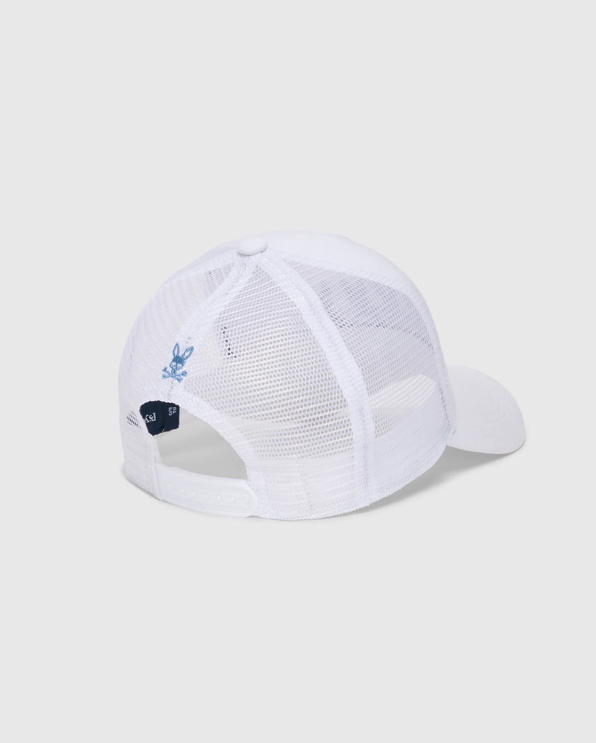 The MENS OCEANIA EMBROIDERED GRAPHIC TRUCKER HAT - B6A554F200 from Psycho Bunny sports a white mesh back, an adjustable snapback closure, and a blue embroidered bunny graphic on one panel against light gray, embodying the streetwear aesthetic.