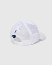 The MENS OCEANIA EMBROIDERED GRAPHIC TRUCKER HAT - B6A554F200 from Psycho Bunny sports a white mesh back, an adjustable snapback closure, and a blue embroidered bunny graphic on one panel against light gray, embodying the streetwear aesthetic.