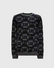 The Men's Romeo Lightweight Sweatshirt - B6S129E200 by Psycho Bunny is a fashionable black crewneck, adorned with a repeating bunny skull pattern and the words "Psycho Bunny" in a checkered design. It features solid black cuffs, collar, and hemline for a sleek finish.