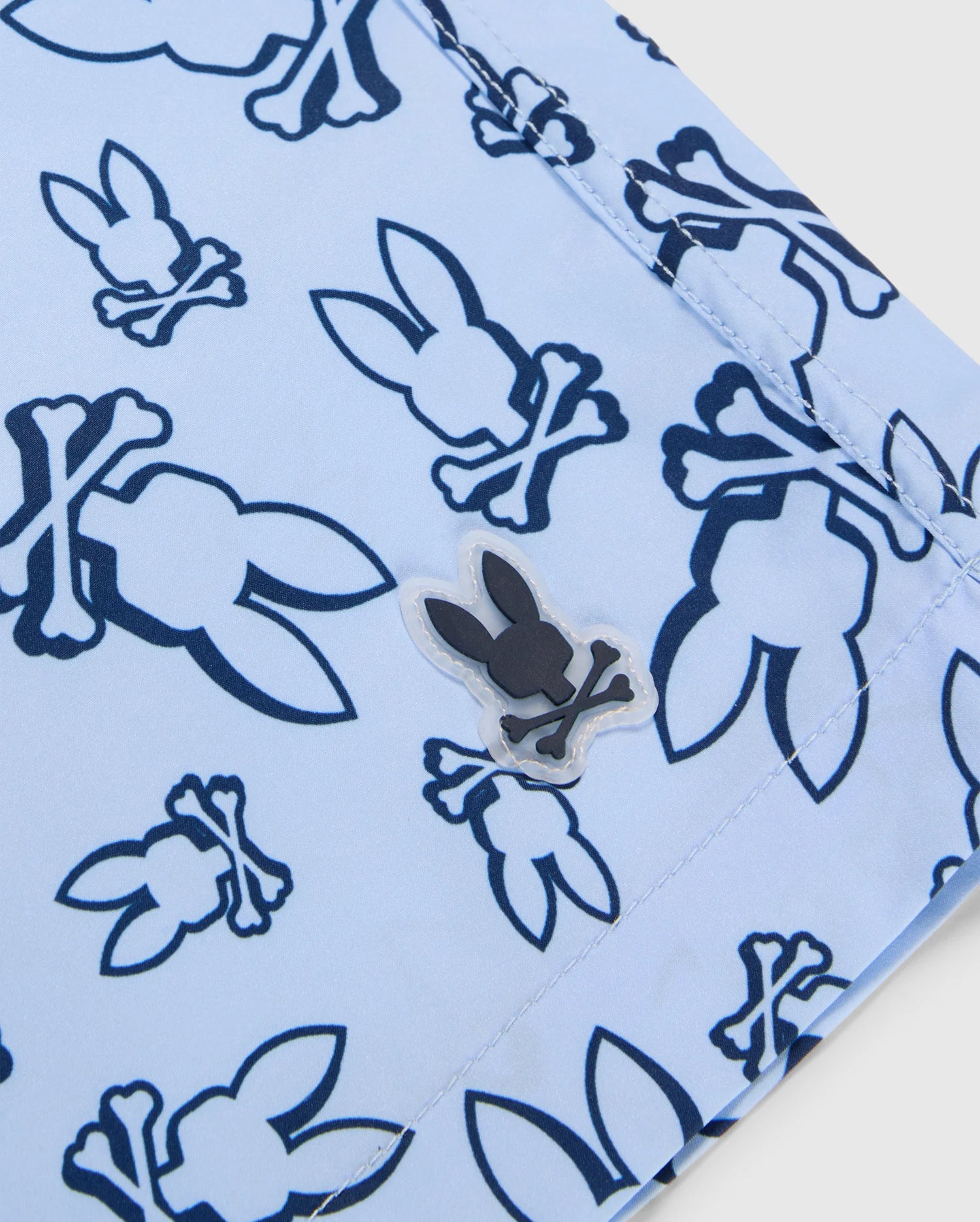 Logo detail on Men's rendon print swim trunk